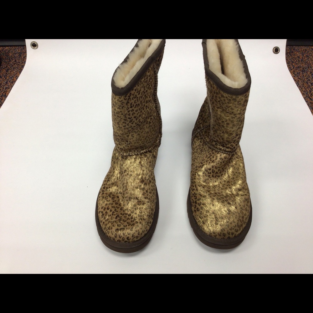 UGG - Picture 3 of 4